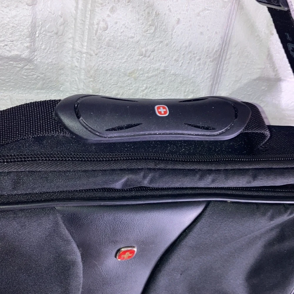 Swiss Gear Authentic Black Leather Laptop Bag Carring Case Work School 2 Pocket